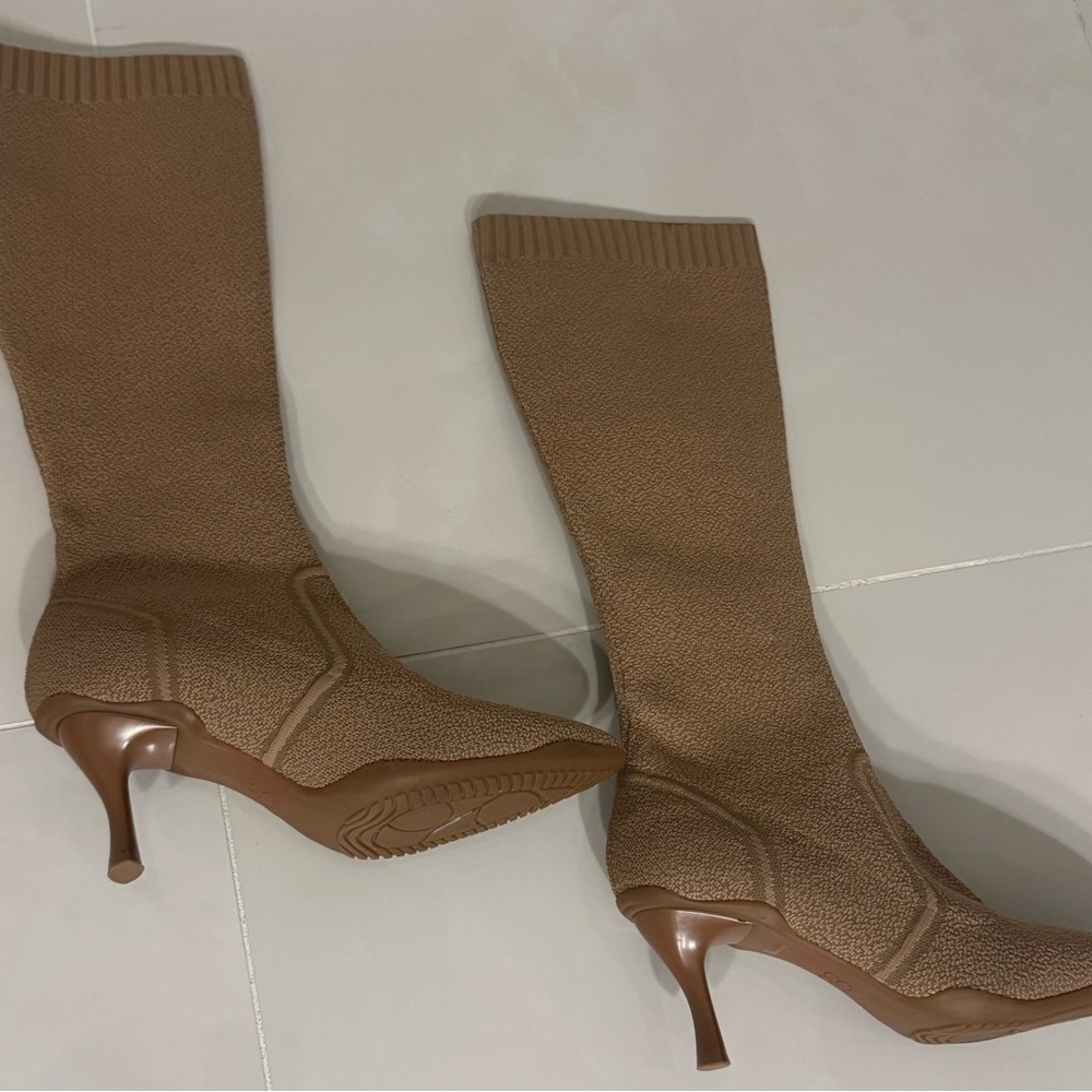 NWOB Cozy Island Knit Sock Boots Camel Pointed Toe Stiletto Heel Size 8 - Picture 9 of 14